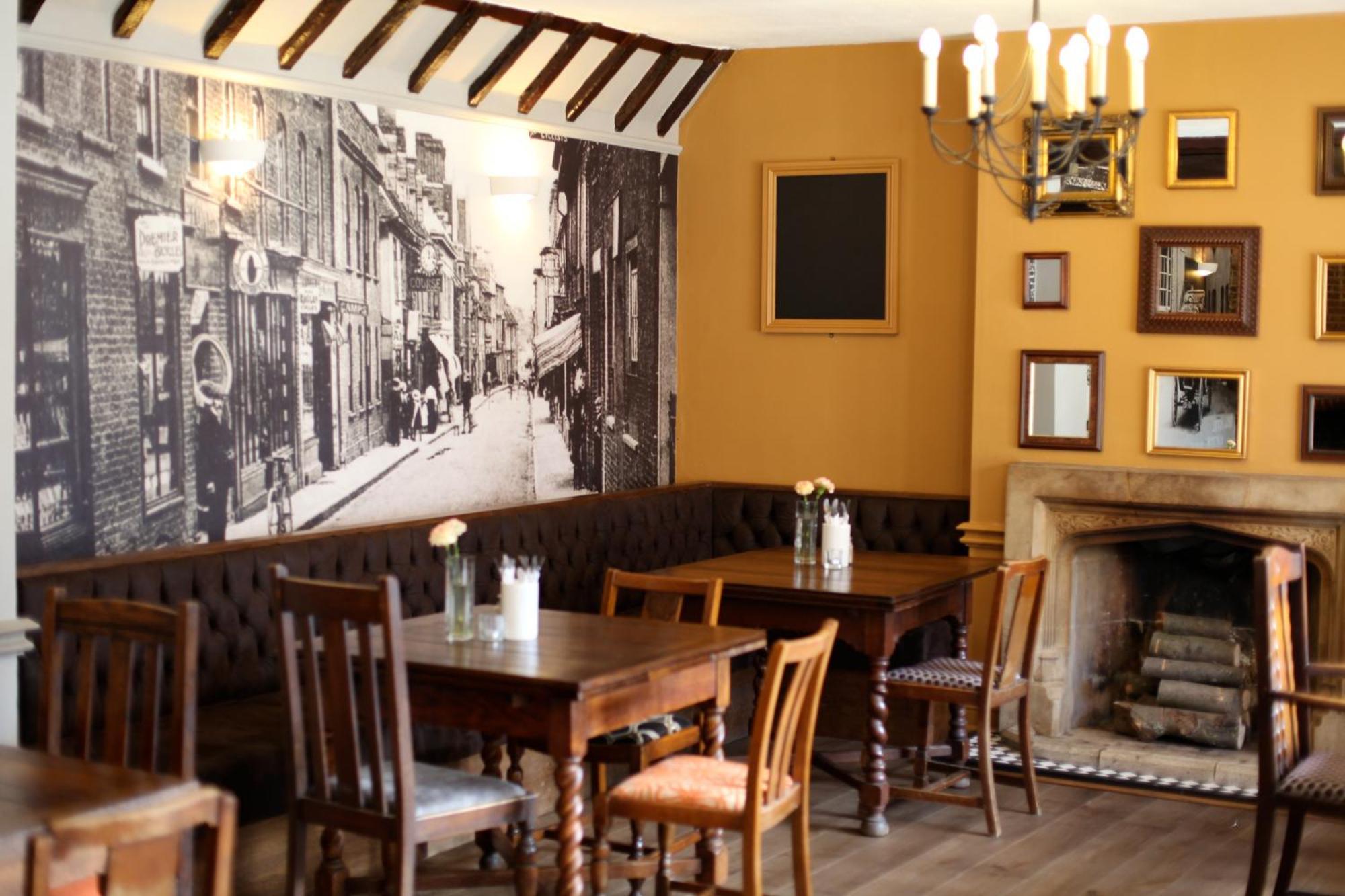 Old Bull Inn Royston  Exterior foto